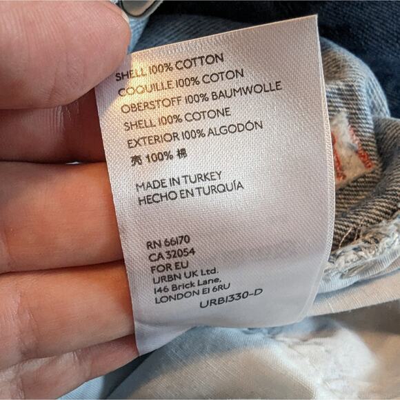 Urban Outfitters High Rise Baggy Distressed Ripped Light wash Jeans Size 28 - Picture 8 of 8